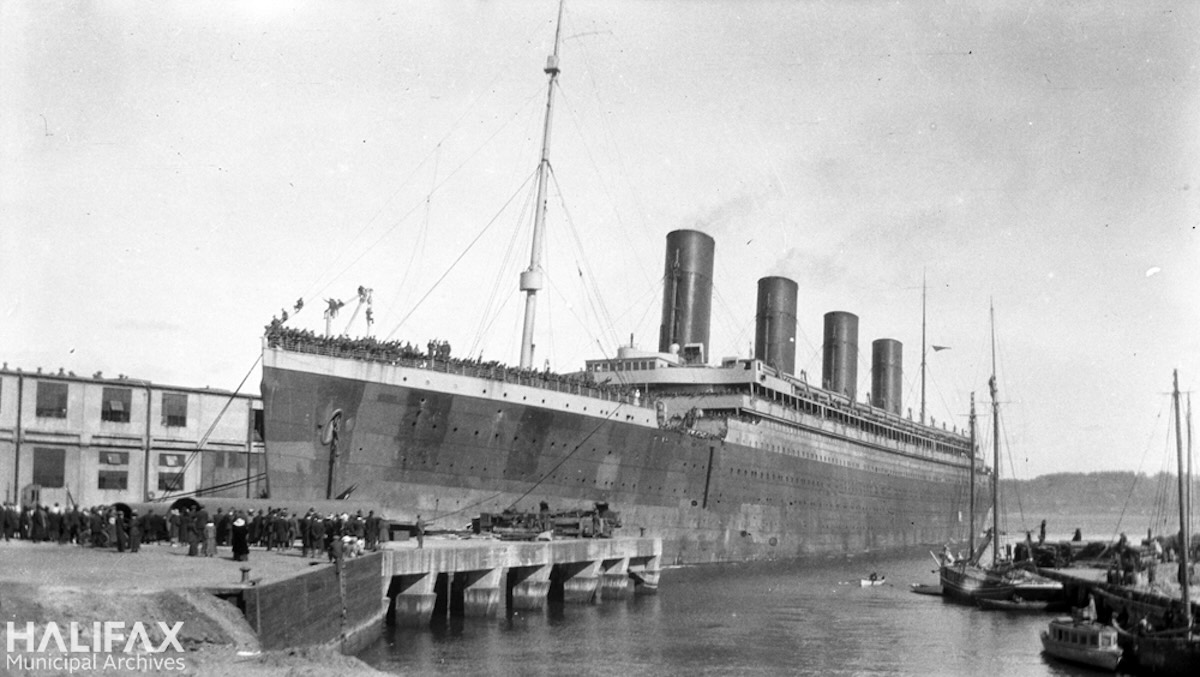 1916-Oct - RMS Olympic at Pier 2 carrying troops- Ships and Boats photos from - Halifax Municipal Archives (HMA), John and Beatrice Alley -CR16-16b
