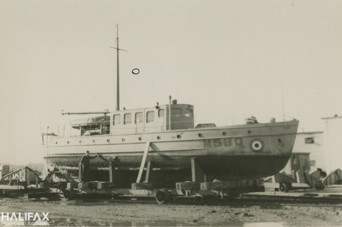 1945 - Papa Goose [RCAF Motor Vessel M580]-Halifax Municipal Archives, Benjamin Oakeshott-CR6-078.9