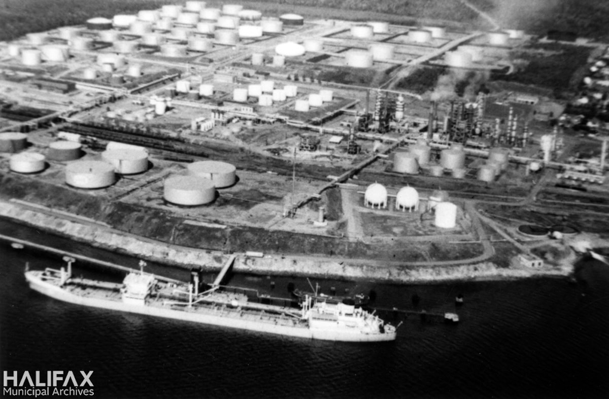 1960ca - Refinery, Woodside