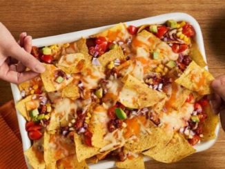 Recipe for Nachos Topped with Italian Sausage