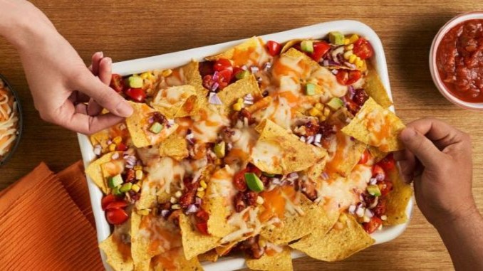 Recipe for Nachos Topped with Italian Sausage